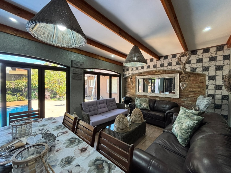 4 Bedroom Property for Sale in Grimbeeck Park North West